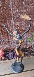 BRONZEN ABSTRACT AFRIKAANS BEELD VAN EEN DANSENDE VROUW 31CM, Ophalen of Verzenden