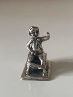 Kind op kakstoel, zilveren miniatuur, Antiek en Kunst, Ophalen of Verzenden, Zilver