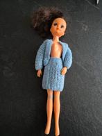 Vintage Pop met Gehaakte Kleding, Ophalen