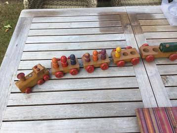 Nooitgedagt houten trein beschikbaar voor biedingen