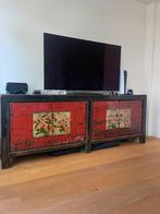 Antieke kast met bloemmotieven, Ophalen