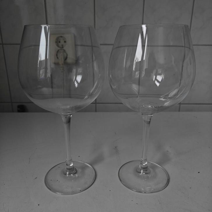 2 Schott Zwiesel Glazen - Perfect voor Wijn!, Huis en Inrichting, Keuken | Servies, Zo goed als nieuw, Glas of Glazen, Effen, Glas