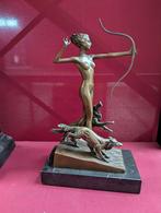 Bronzen beeld van Diana met honden, Ophalen of Verzenden