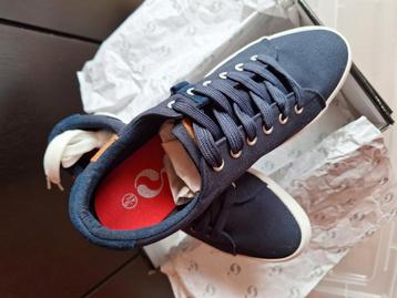 Herensneakers maat 43 beschikbaar voor biedingen