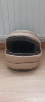 Snuggles 2 way hooded bed, Dieren en Toebehoren, Ophalen of Verzenden, Zo goed als nieuw