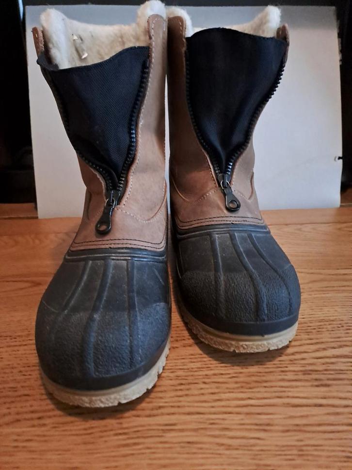 Winter  sneeuw - werklaarzen., Kleding | Dames, Schoenen, Zo goed als nieuw, Zwart, Ophalen of Verzenden