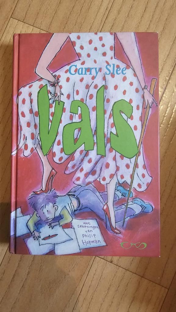 Boek "Vals" van Carry Slee, Boeken, Kinderboeken | Jeugd | 13 jaar en ouder, Gelezen, Ophalen of Verzenden