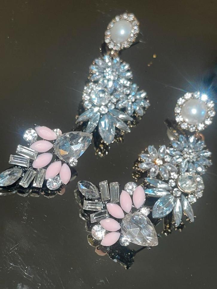Elegante strass oorbellen, Sieraden, Tassen en Uiterlijk, Oorbellen, Zo goed als nieuw, Hangers, Overige materialen, Wit, Met kristal
