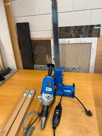Kernboormachine - 2,880 watt - 1,200 rpm + 2 Diamantboren beschikbaar voor biedingen