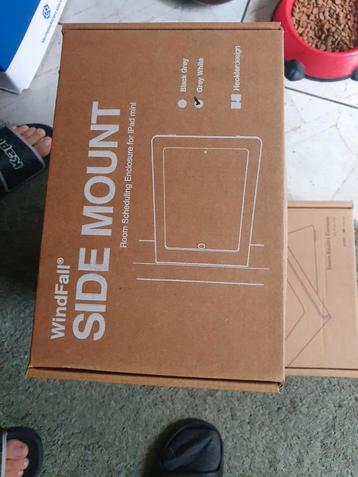 Side Mount iPad Mini Behuizing - Nieuw in Doos beschikbaar voor biedingen