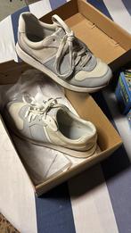 Ugg Sneakers - Goede Staat!, Kleding | Dames, Schoenen, Ophalen of Verzenden, Zo goed als nieuw, Grijs, Sneakers of Gympen