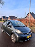 Toyota Aygo 1.0 12V Vvt-i 5DRS 2011 Grijs, Auto's, Toyota, 68 pk, Particulier, 22 km/l, Zilver of Grijs