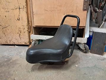 Prachtig origineel Puch Maxi chopper zadel beschikbaar voor biedingen
