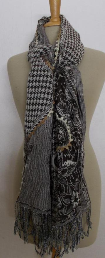 Mooie 55% wol mix bruin/beige sjaal beschikbaar voor biedingen