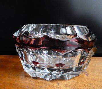 kristal asbak "Val st. Lambert" en bonboniere van kristal beschikbaar voor biedingen