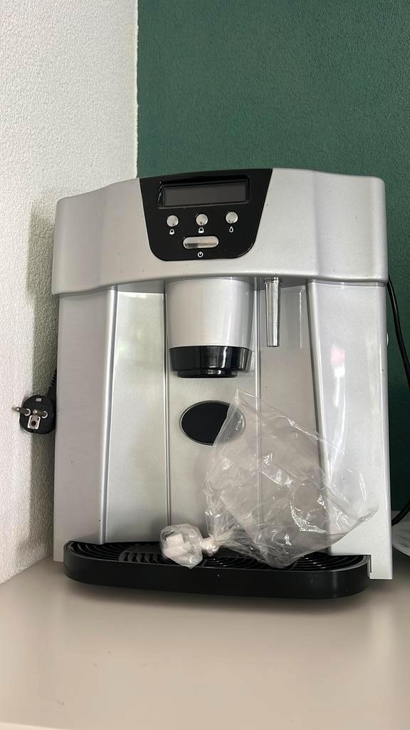 Livoo ijsblokjesmaker met koud water dispenser, Huis en Inrichting, Keuken | Keukenbenodigdheden, Nieuw, Ophalen