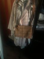 Mooie Suède Tas - Nieuw!, Sieraden, Tassen en Uiterlijk, Tassen | Damestassen, Ophalen of Verzenden, Nieuw, Bruin, Handtas