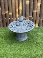 Waterbak / vogeldrinkschaal op zuil
