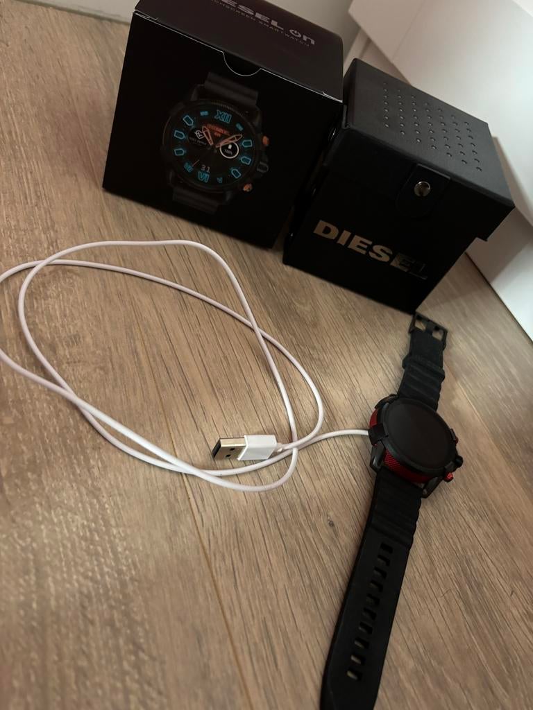 Diesel On Full Guard 2.5 Smartwatch - Zo goed als nieuw!, Hartslag, Zwart, IOS, Ophalen of Verzenden