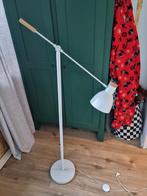Gratis staande lamp, Huis en Inrichting, Lampen | Vloerlampen, Ophalen, Gebruikt, 100 tot 150 cm, Modern