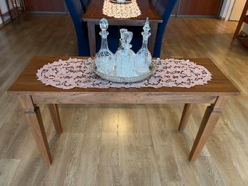Houten Sidetable / Bijzettafel beschikbaar voor biedingen