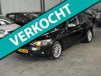 BMW 1-serie 116i Business+ Automaat Schuifdak, Gebruikt, Zwart, 4 cilinders, Zwart
