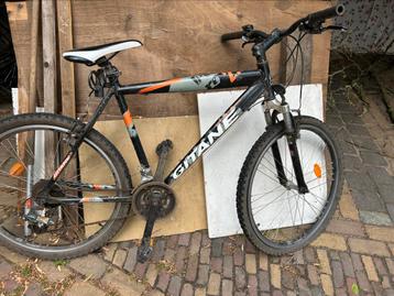 Mountainbike/race fiets. Heren beschikbaar voor biedingen