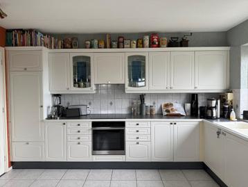 Complete keuken zonder apparatuur beschikbaar voor biedingen