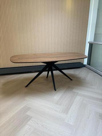 Eettafel eiken massief in Deens ovale vorm 180x90 beschikbaar voor biedingen