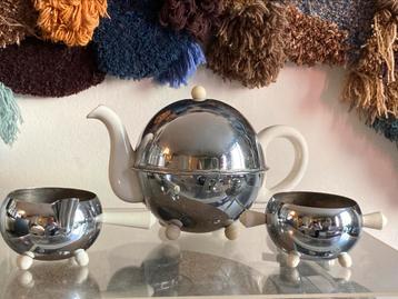 Jaren 40-50 Everthot PBB theepot met roomstel art deco beschikbaar voor biedingen