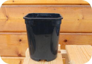 Kweekpotten, bloempotten, plastic potten, zelf kweken beschikbaar voor biedingen
