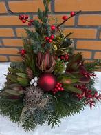 Kerststukje met rode decoratie, Huis en Inrichting, Woonaccessoires | Kransen, Ophalen of Verzenden, Nieuw