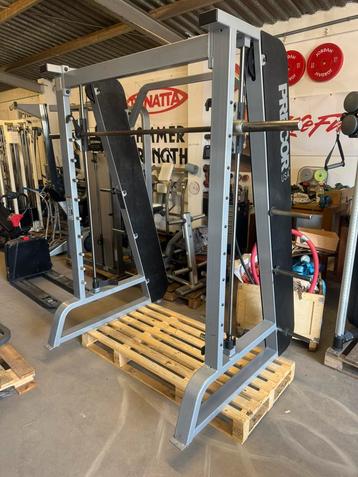 Precor Icarian smith machine beschikbaar voor biedingen