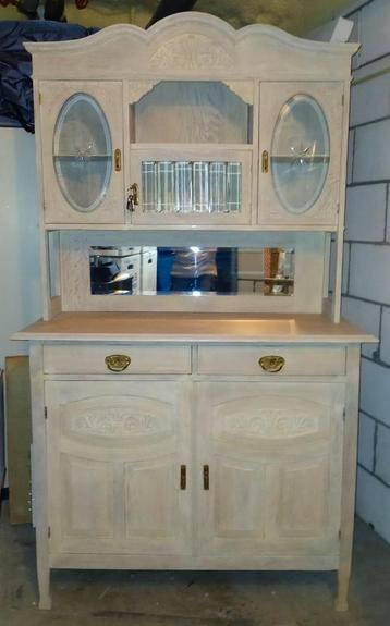 Buffetkast eiken, whitewash, facet geslepen glas. beschikbaar voor biedingen