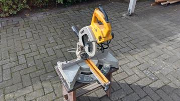 DeWalt Afkortzaag DW707 beschikbaar voor biedingen