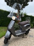 Scooter Toscana gts, Fietsen en Brommers, Snorfietsen en Snorscooters, Zo goed als nieuw, Benzine, Ophalen, Overige merken