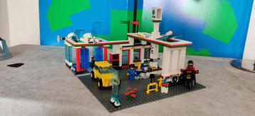  Lego Service Station Set Nummer  7993 beschikbaar voor biedingen