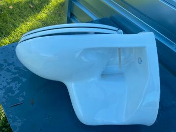 Wandcloset - Toilet beschikbaar voor biedingen