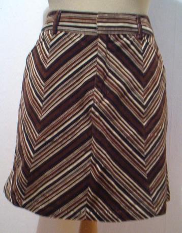 Mooi fijn rib rokje in bruintinten! M beschikbaar voor biedingen