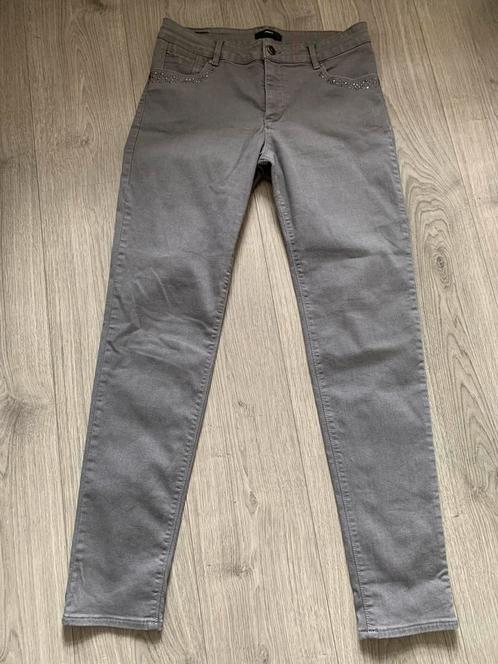 Bonita grijze stretch broek maat 42, Kleding | Dames, Spijkerbroeken en Jeans, Zo goed als nieuw, W33 - W36 (confectie 42/44)