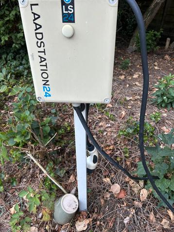 Laadpaal 24 met lange goede kabel naar meterkast. beschikbaar voor biedingen
