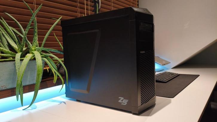 Zalman Z5 Desktop PC Behuizing, Computers en Software, Computerbehuizingen, Zo goed als nieuw, Ophalen of Verzenden