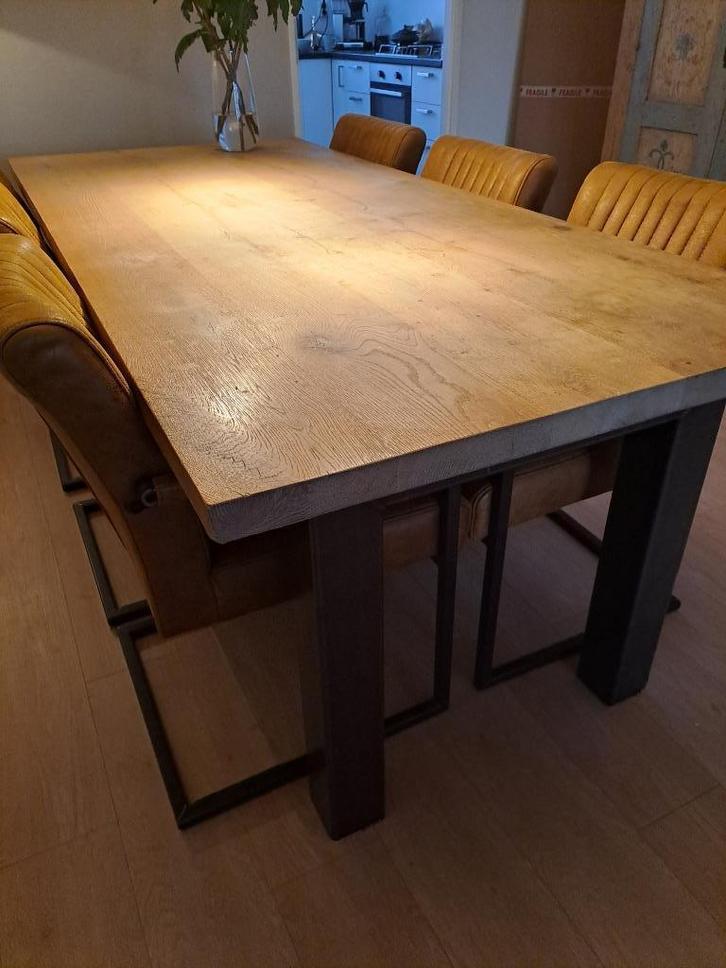 Eiken tafel, industriële look, 6 stoelen met leuningen, Huis en Inrichting, Tafels | Eettafels, Gebruikt, 100 tot 150 cm, 200 cm of meer