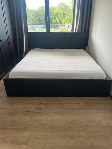 Bed 180x200 ikea malm met 2 lades incl lattenbodem
