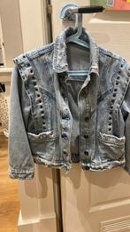 Spijkerjasje kind studs maat 128, Kleding | Dames, Blauw, Ophalen of Verzenden, Zo goed als nieuw, Shoeby