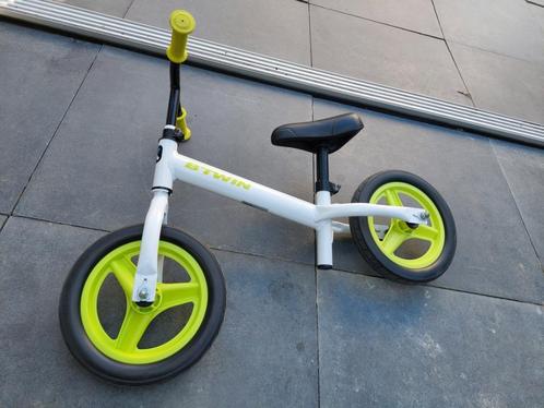 Loopfiets – bijna nieuw – geschikt voor 2-4 jaar, Kinderen en Baby's, Speelgoed | Buiten | Voertuigen en Loopfietsen, Zo goed als nieuw