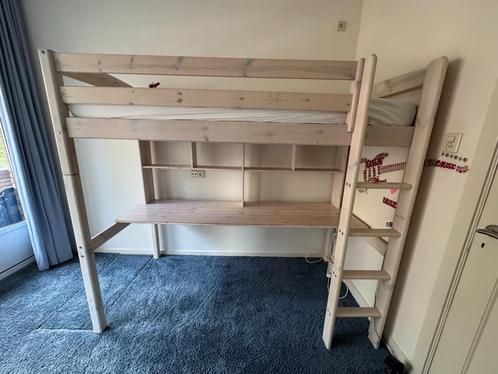 Hoogslaper met bureau 90 * 200 cm (matrasmaat), Huis en Inrichting, Slaapkamer | Stapelbedden en Hoogslapers, Gebruikt, Hoogslaper