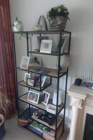 Mooie Stellingkast met Planken beschikbaar voor biedingen