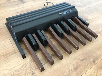 KORG MPK-130 - Midi Pedal Bass Keyboard beschikbaar voor biedingen