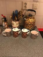 Mokken panter + tijgerprint stijl te koop!, Gebruikt, Ophalen of Verzenden, Overige stijlen, Kop(pen) en/of Schotel(s)